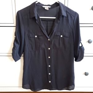 H&M black button-down shirt blouse with roll-up sleeves size 6